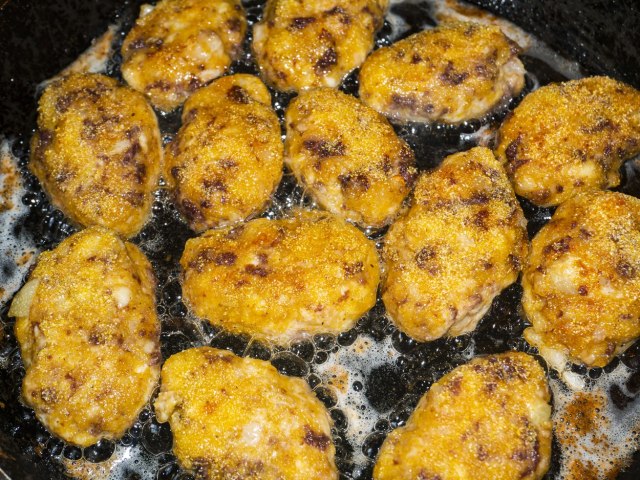 Ulje na kome pržite hranu ostavlja posledice po zdravlje: Jedno je ubedljivo najgore